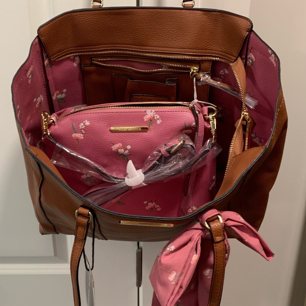 NWT  3x1  SET STEVE MADDEN Brown Tote,Pink Scarf and pink  crossbody!